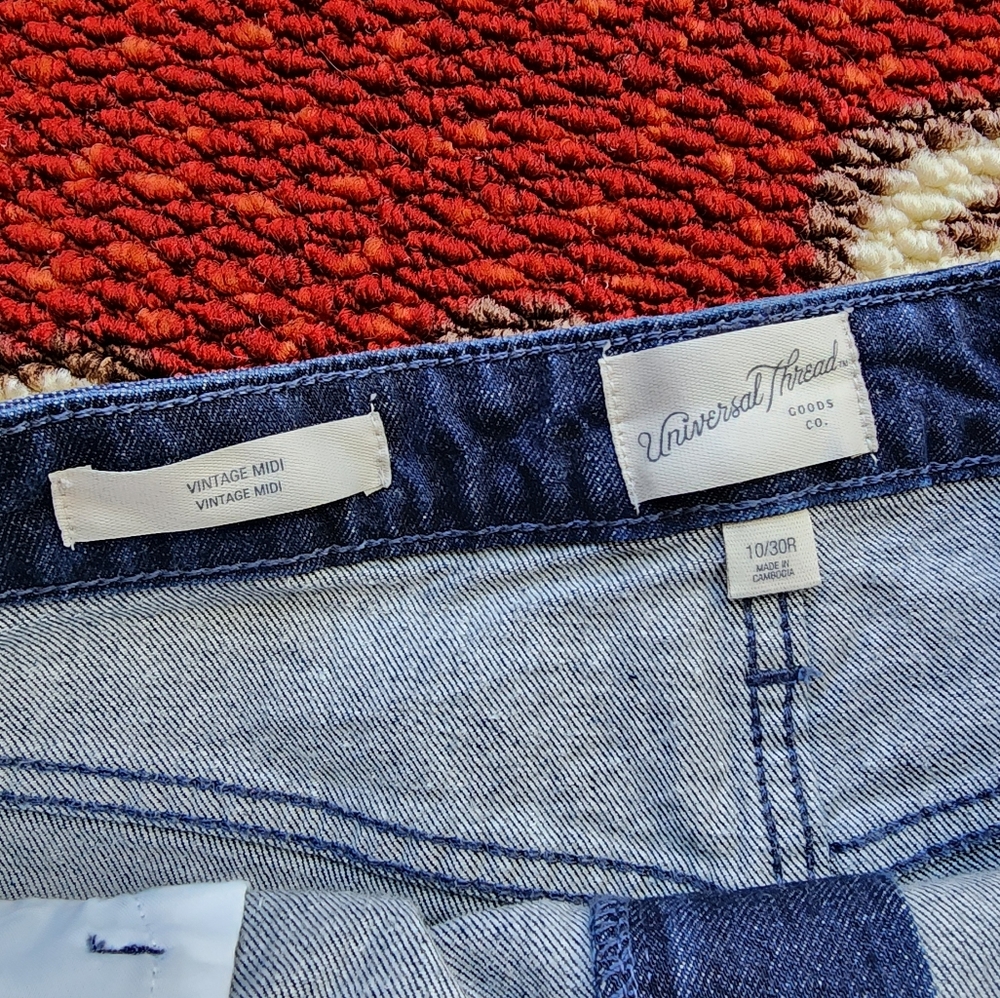 Universal Thread Jean Shorts. - Picture 3 of 3